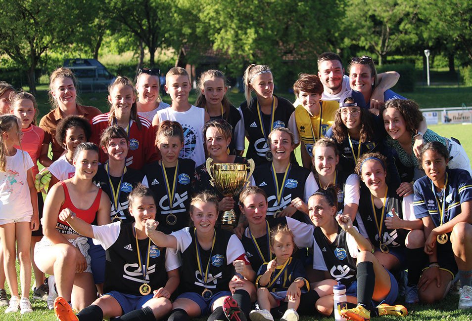Equipe féminine du CCSVA après avoir gagné la coupe du Jura.